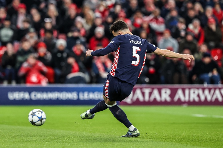 世界杯让球盘口分析-米体:在签下亚基罗维奇后,佩里西奇成为国米冬窗的明确引援目标