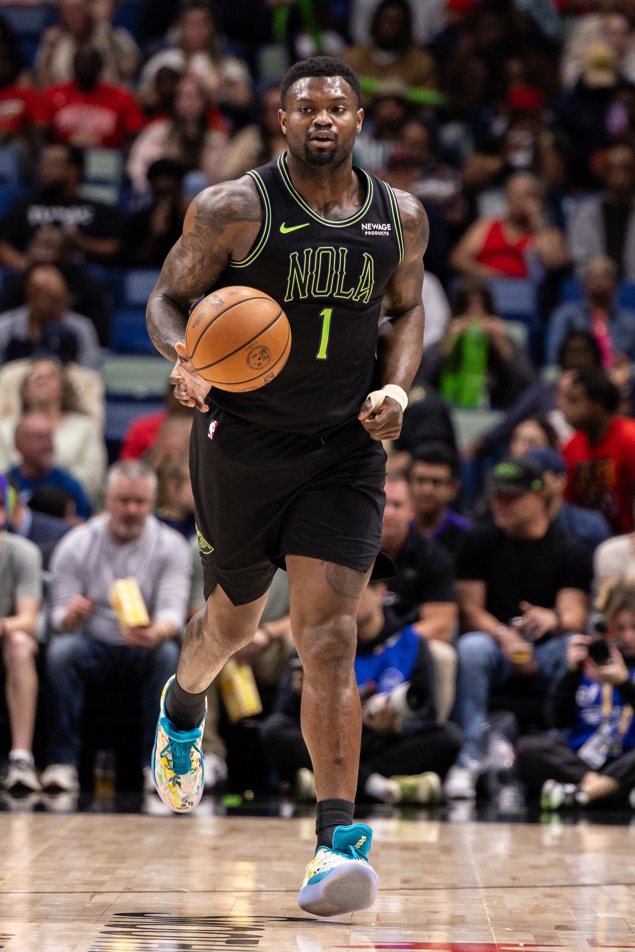 世界杯赛事直播投注-进攻效率还是高！锡安对阵火箭8投6中&amp;8罚6中 砍下18分4板3助